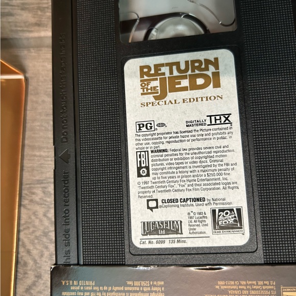 Star Wars Trilogy VHS set gold black collectors item boxed set 3 VHS set Jedi - Picture 14 of 14